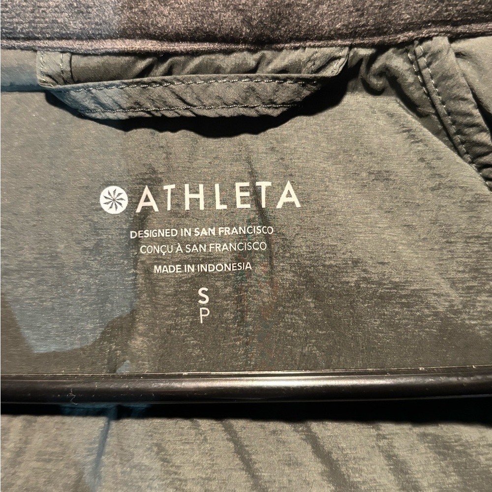 Athleta Inlet Jacket 2.0 / Dark Green Puffer Jacket - Picture 2 of 4